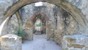 PICTURES/Mission San Jose - San Antonio/t_Archway & door.JPG